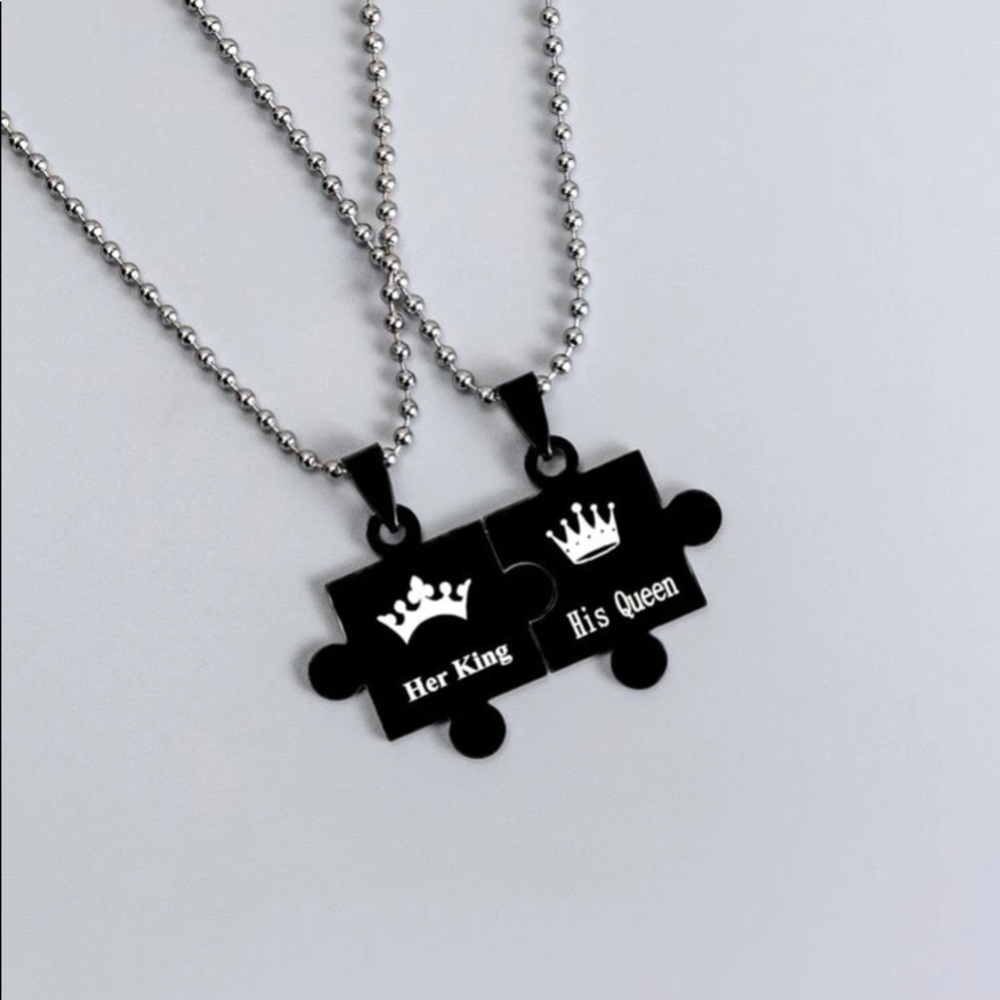 👑 King And Queen Puzzle Piece Couples Necklace🧩